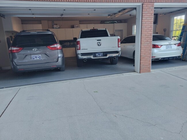 Foto del edificio - 12821 High Oak Rd