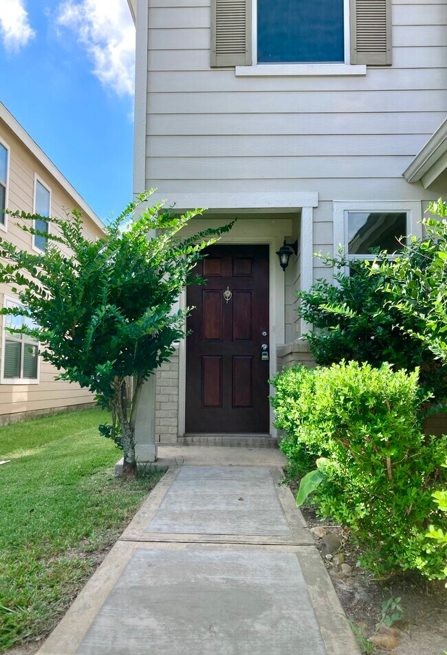 Building Photo - 20759 Cypress Crescent Ln