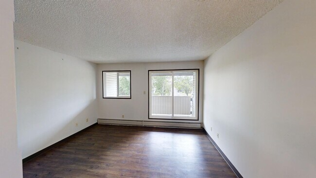Building Photo - 5117-5144 44 St