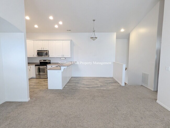 Foto del edificio - 2 Bed, 2 Bath, Garage, HVAC