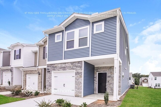 Foto del edificio - 813 Holiday Pk Ln