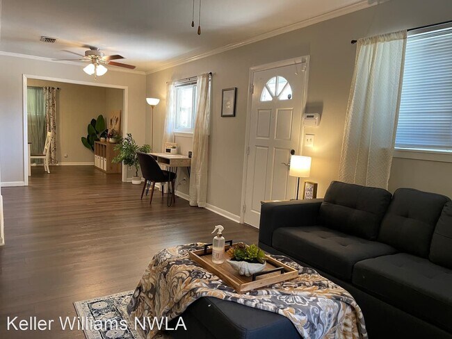 Building Photo - 3 br, 1.5 bath House - 9034 Sara Lane