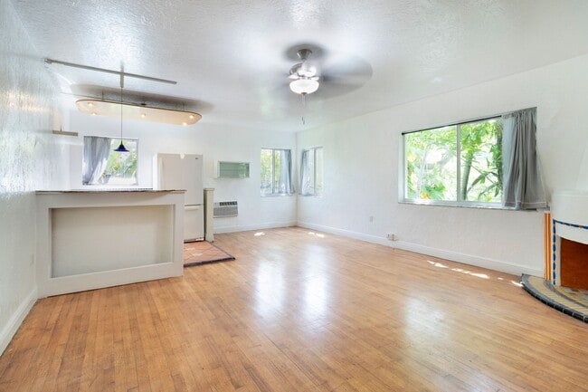 Photo - 1525 Meridian Ave Apartment