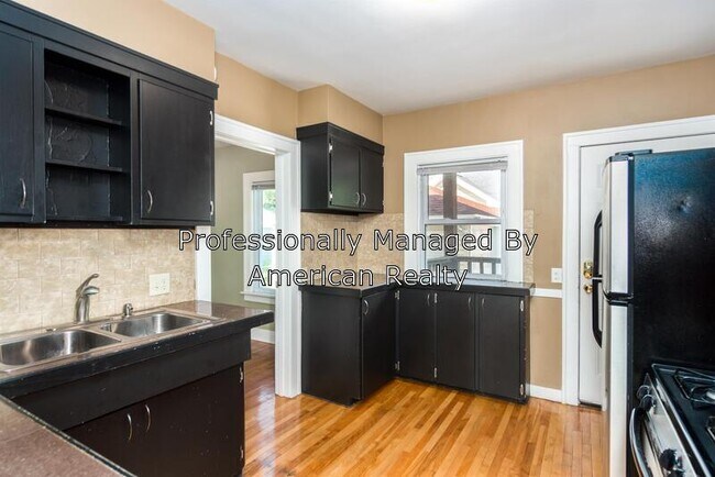 Foto del edificio - 1327 Tamarack Ave NW