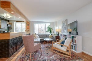 living room - 4100 W St NW