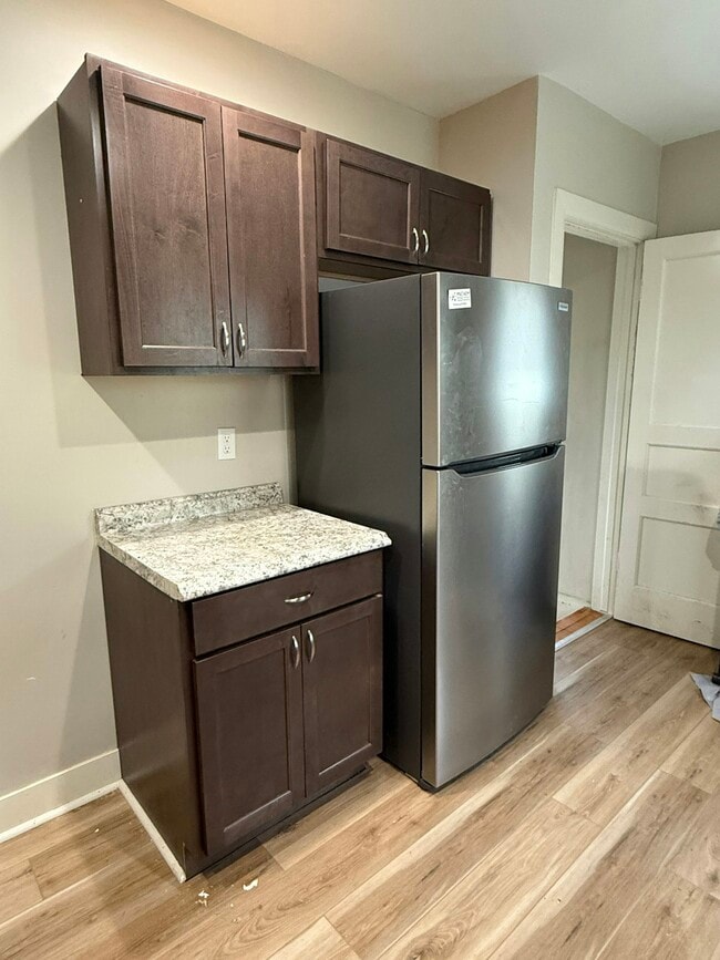 Building Photo - 1004 Fitch St