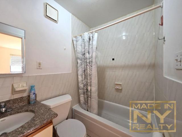 Foto del edificio - 1 bedroom in FLUSHING NY 11354