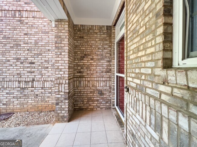 Building Photo - 3479 Fernview Dr