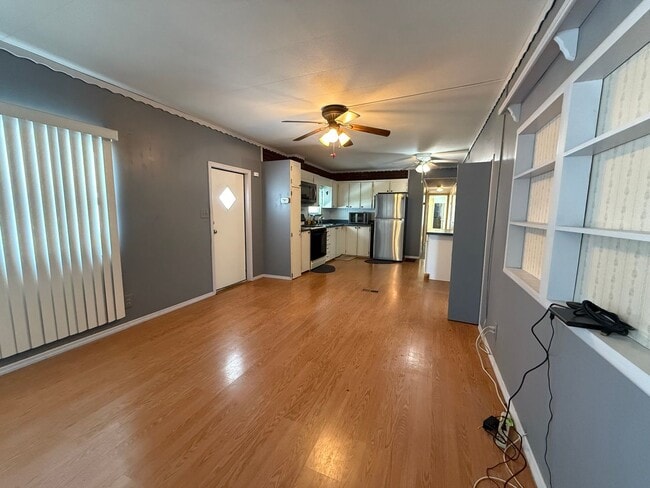 Building Photo - Enjoy this spacious 2-bedroom, 1-bath home...