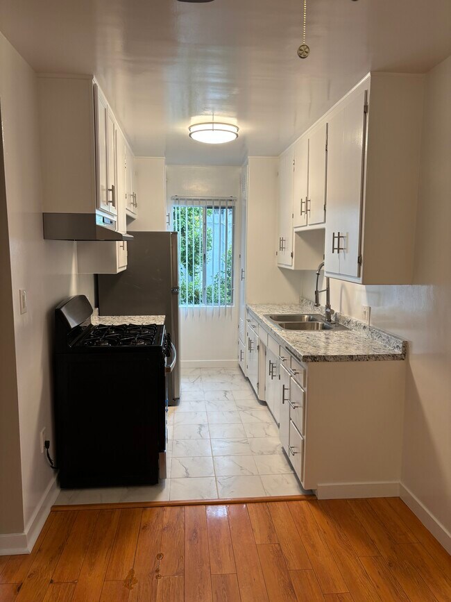 1x1 - Kitchen - 1434 15th St