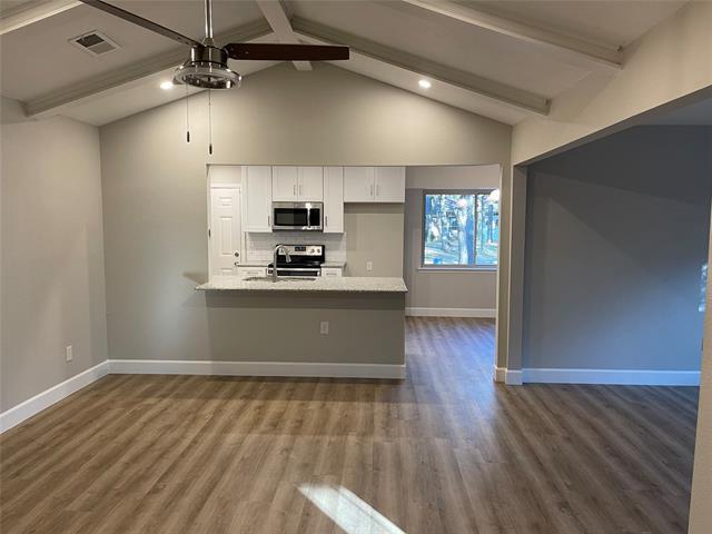 Building Photo - 701 W Pleasantview Dr