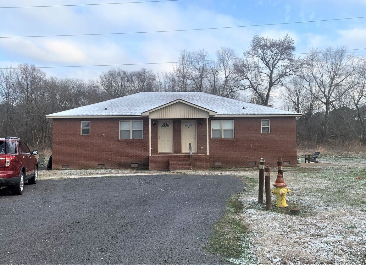 Primary Photo - 122 Bo Dr