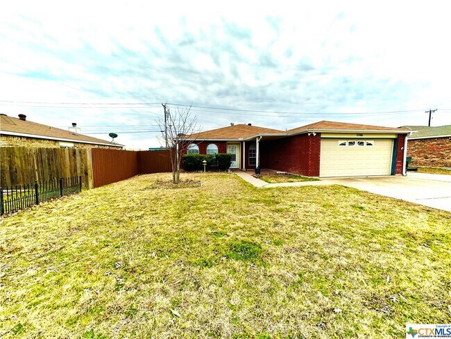 Building Photo - 1706 Bristol Dr