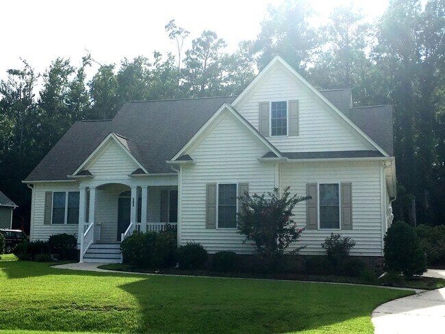 Building Photo - $1900 4 Bedroom 2.5 Bath Home in River Blu...
