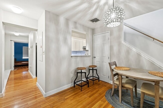 Building Photo - 45 Main St