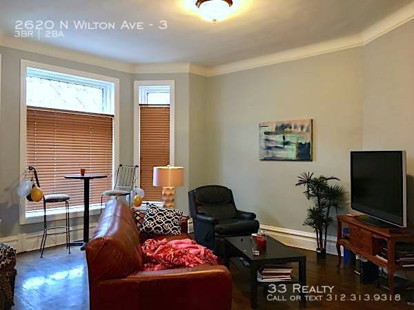 Building Photo - 2620 N Wilton Ave