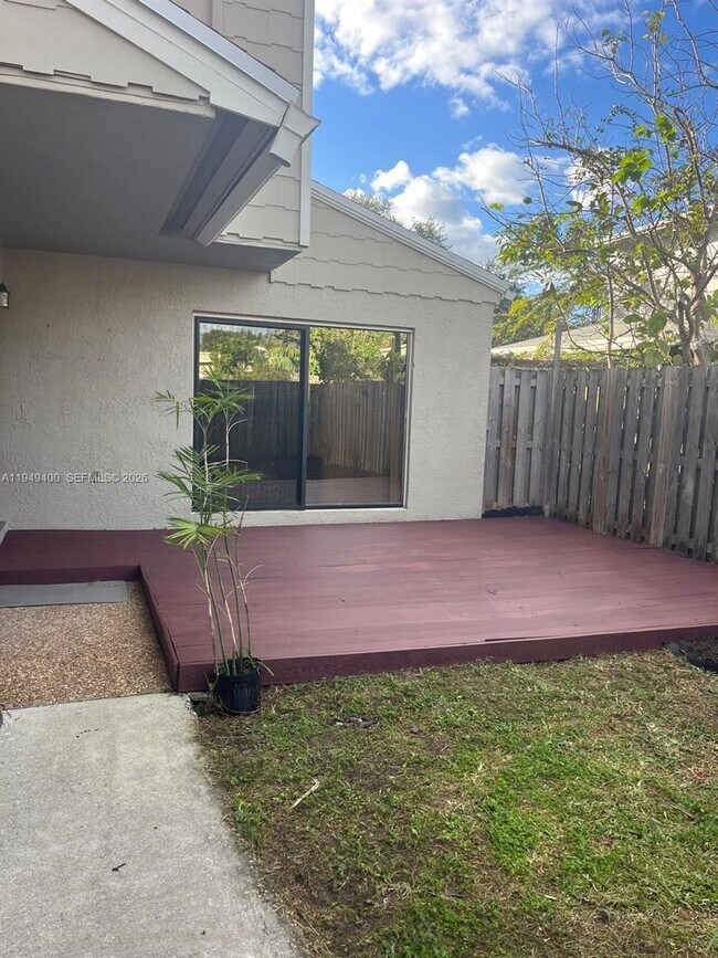 Foto del edificio - 13292 NW 5th St