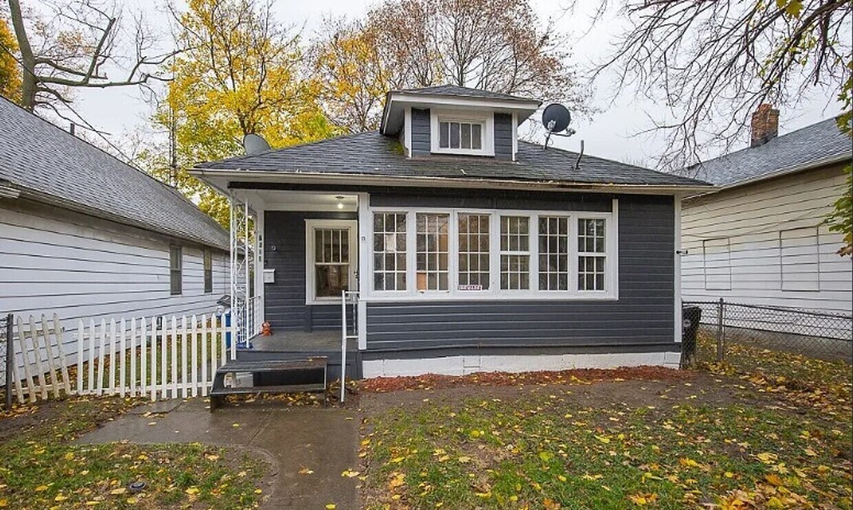 Foto principal - Bright & Spacious 3-Bed Home in Cleveland!