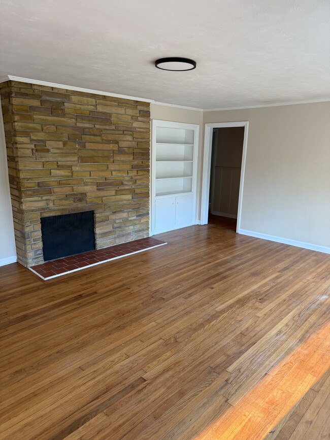 Building Photo - 507 Roosevelt Dr
