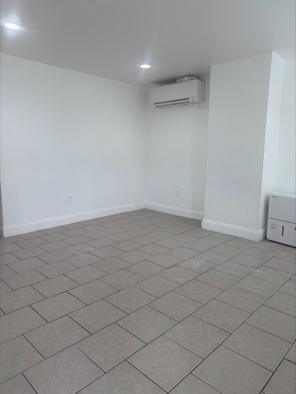 Building Photo - 104 Beacon St