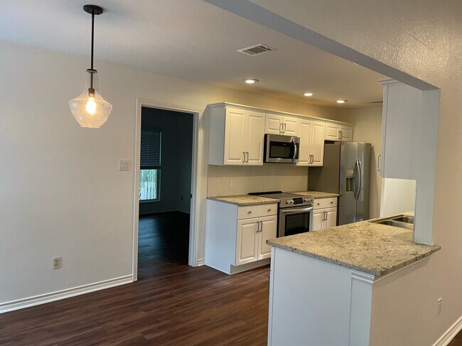 Building Photo - 12701 Taylor Dr