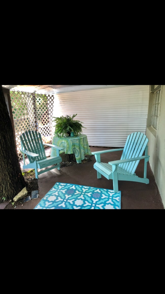 veranda - 738 Kohnen Dr
