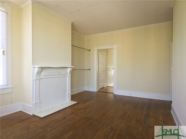 Building Photo - 407 E Park Ave