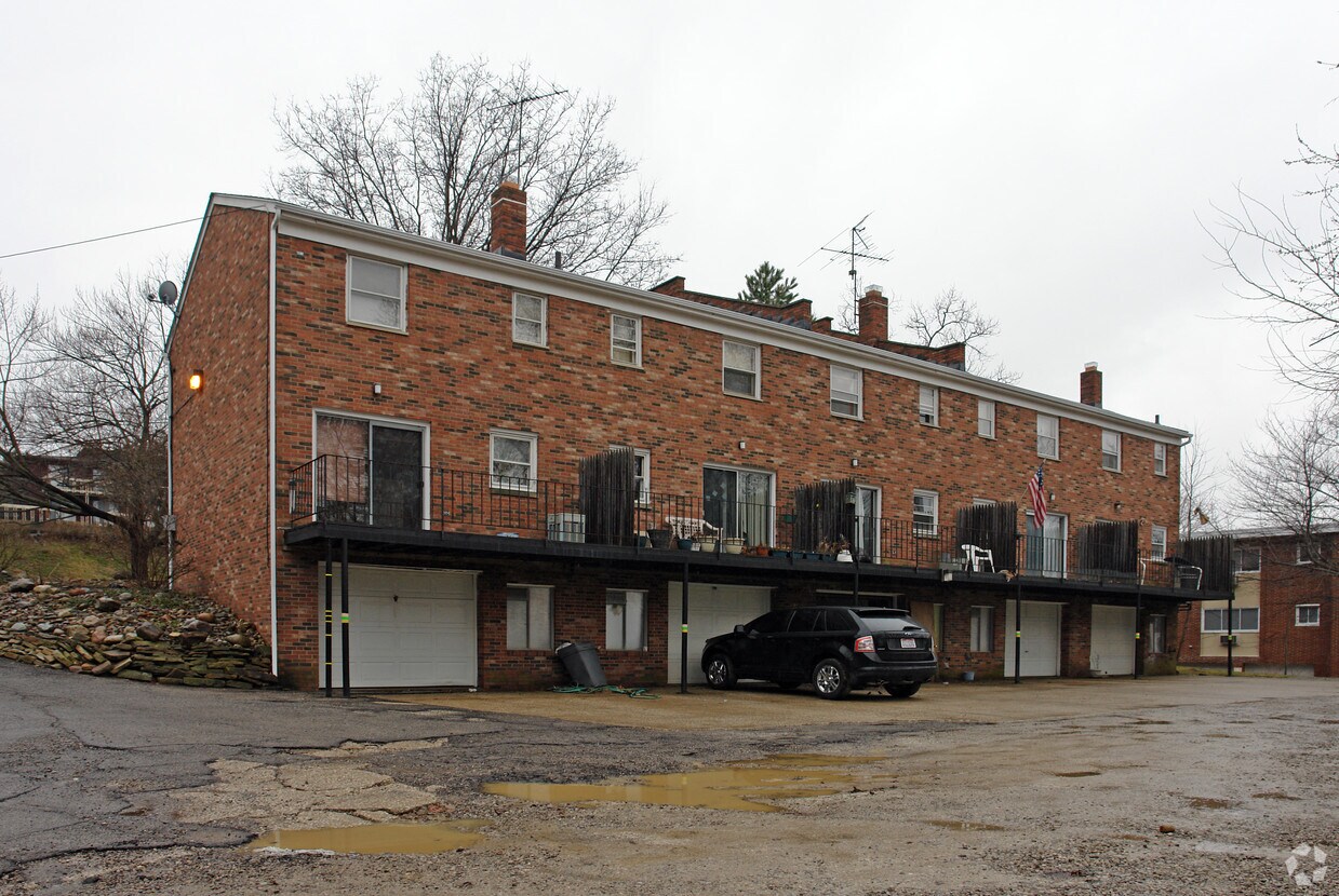 Building Photo - 2561-2569 Chamberlain Rd