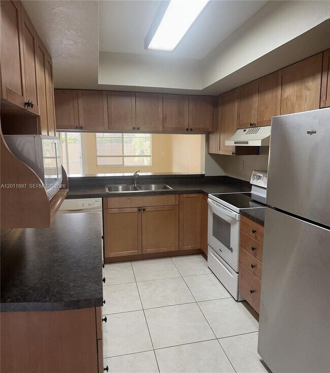 Foto del edificio - 7885 NW 7th Ct