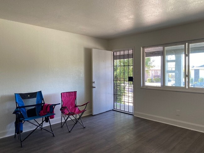 Building Photo - 25873 Huntwood Avenue Unit #7 (LO)