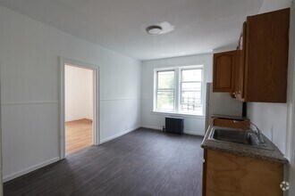 Building Photo - 573 Ave E