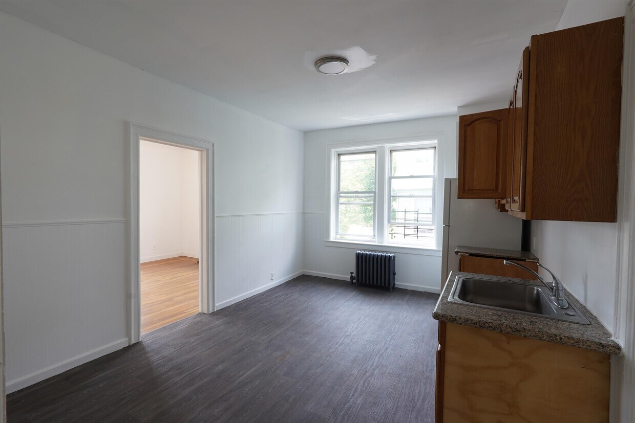 Primary Photo - 573 Ave E