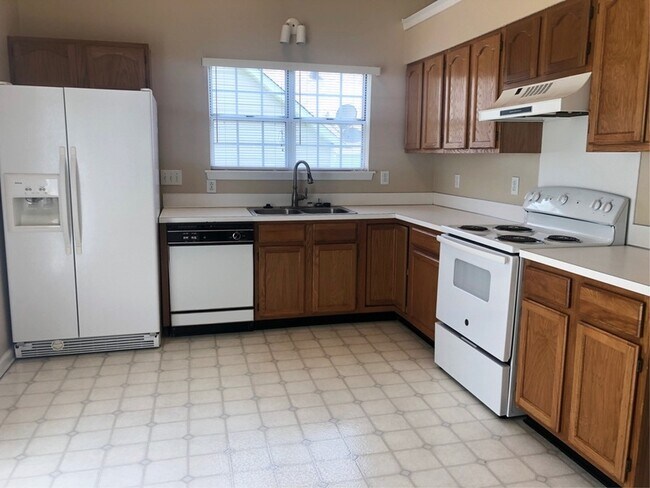 Building Photo - 8901 Clifton Meadow Dr
