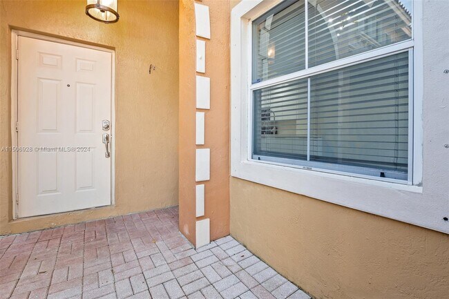 Foto del edificio - 13801 NW 84th Ct