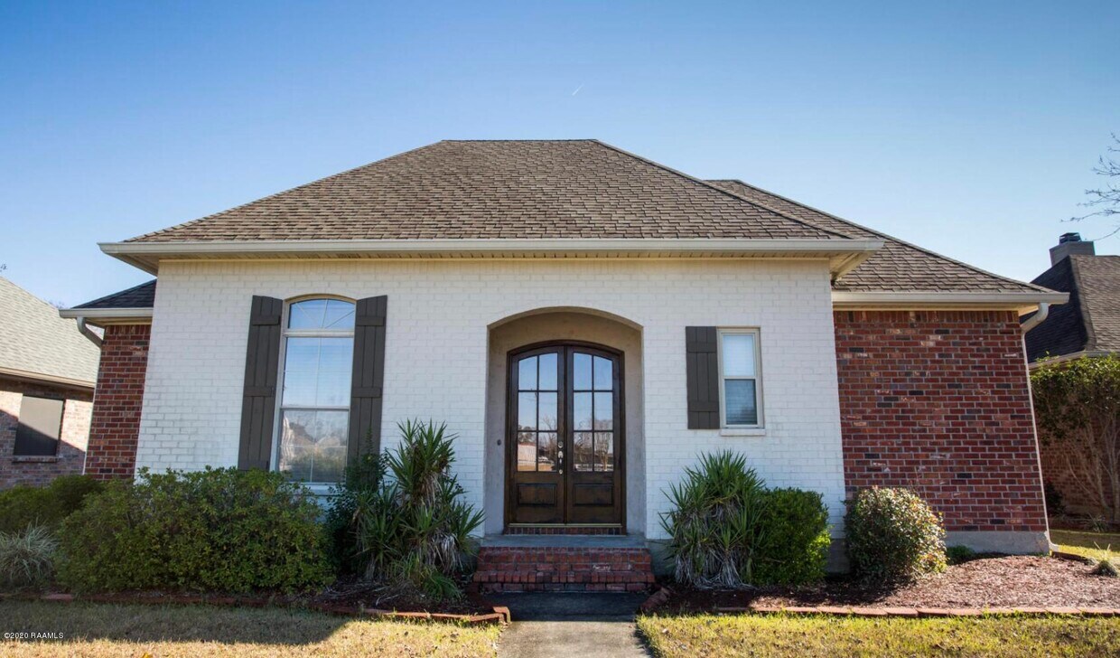 Primary Photo - 1003 Southlake Cir