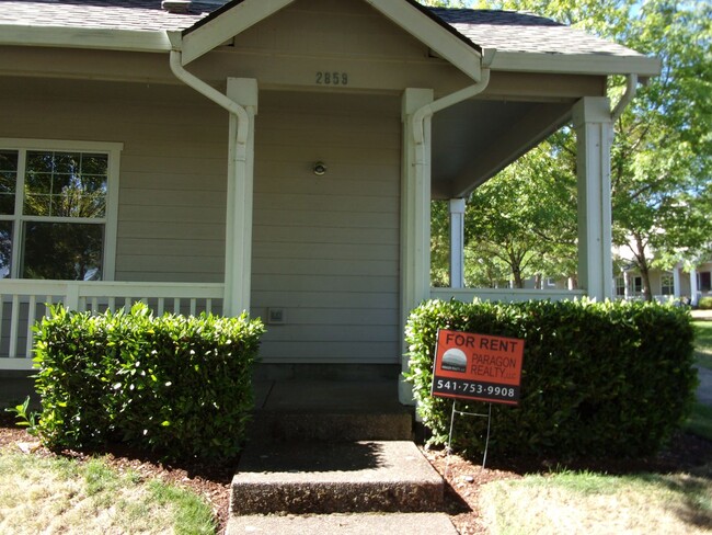 Foto del edificio - Meadows Townhome