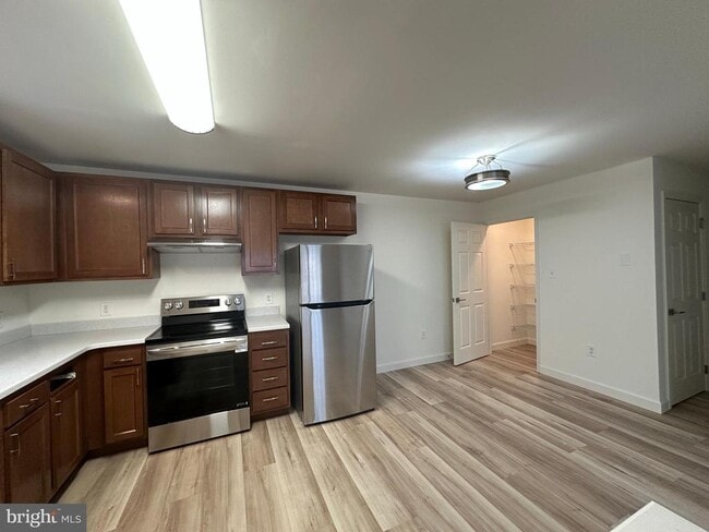 Building Photo - 28 Sequoia Dr