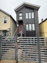 Building Photo - 1734 W Cullerton St