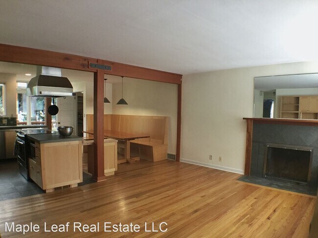Foto del edificio - 4 br, 2 bath House - 8029 38th Ave NE