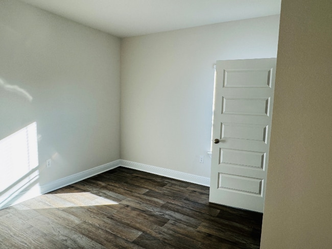 Foto del edificio - 13647 Logan Pl