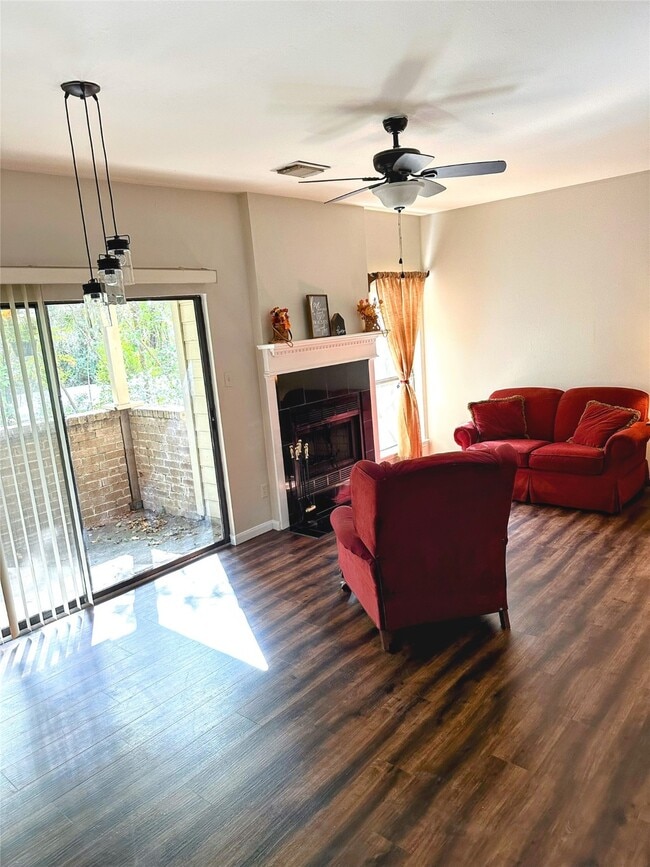 Building Photo - 3500 Tangle Brush Dr