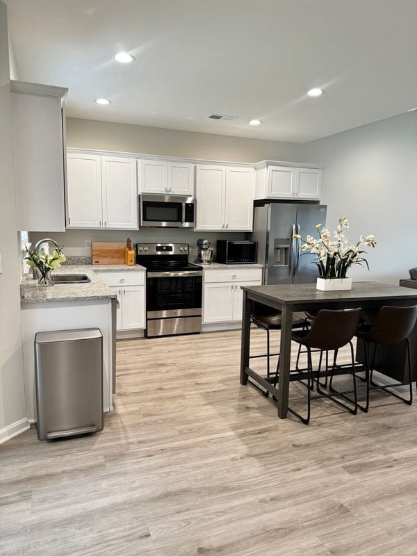 Foto del edificio - 9217 Meadow Valley Ln