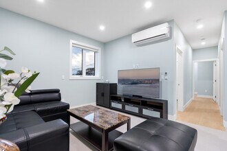 Building Photo - 2393 Bonaccord Dr