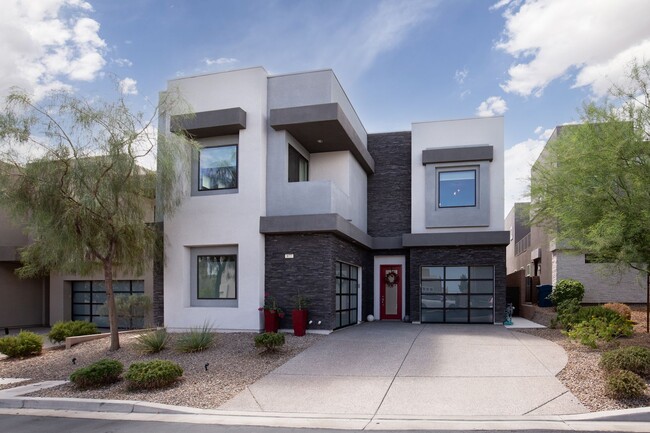 Building Photo - STUNNING MODERN HOME IN HENDERSON