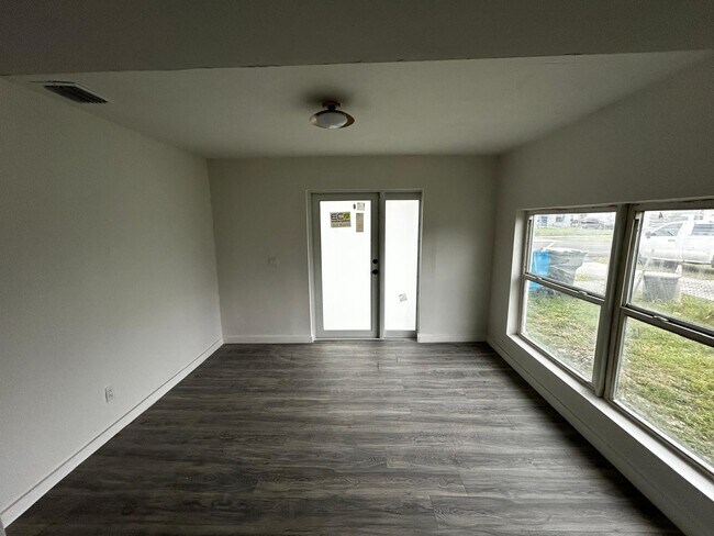 Foto del edificio - 4429 SW 21st St