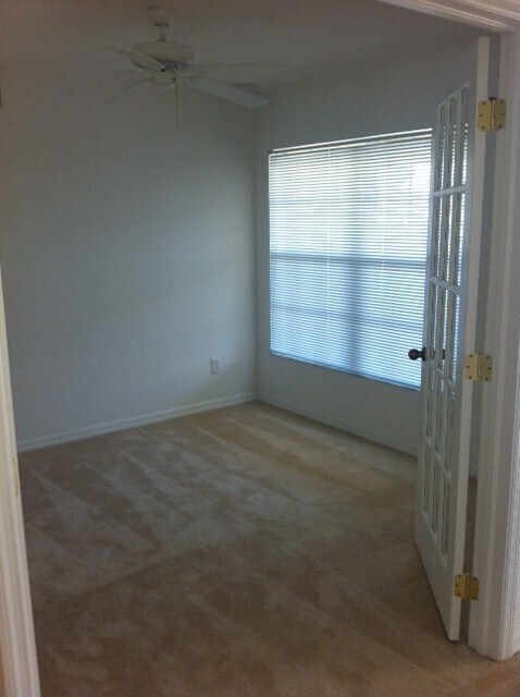 Building Photo - Spacious 3 bedroom 2 bath home with Den!