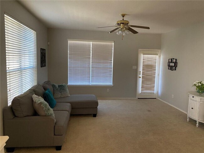 Foto del edificio - 16100 S Great Oaks Dr