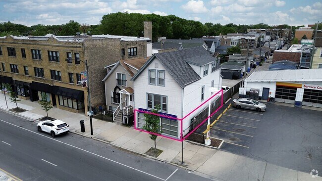 Building Photo - 4344 N Western Ave