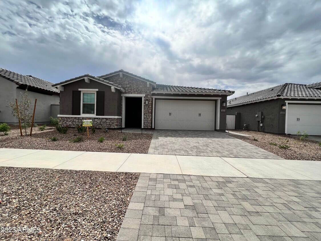 Primary Photo - 9653 E Spiral Ave