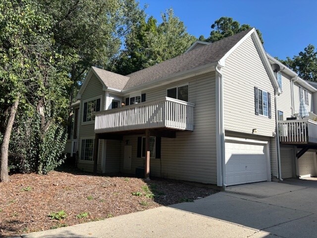 Foto principal - 301 W Treehouse Ln